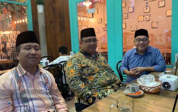 Ketua NU, Muhammadiyah dan Al Washliyah Kota Medan diskusi santai terkait masalah keumatan. Foto/istimewa