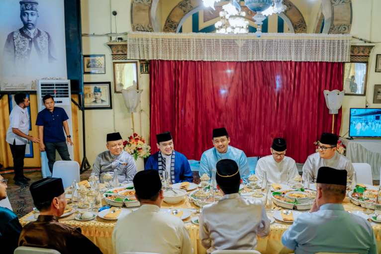 Bobby Nasution Silaturahmi dengan Sultan se-Sumut
