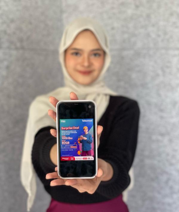 Menyambut Idulfitri 2025, Telkomsel menghadirkan program spesial "Surprise Deal Spesial Idulfitri" sebagai bentuk apresiasi kepada pelanggan setia. Melalui program ini, pelanggan dapat memperoleh kuota internet sebesar 80GB dengan harga spesial Rp100.000
