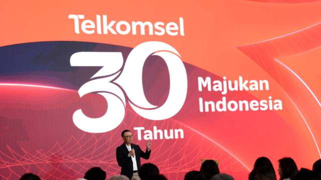 HUT 30 Tahun Telkomsel_3 Direktur Utama Telkomsel, Nugroho, mengatakan bahwa memori dan kenangan di hati pelanggan akan brand simPATI menjadi salah satu inspirasi evolusi brand SIMPATI baru dengan pilihan-pilihan yang semakin mengikuti perkembangan kebutuhan pelanggan.
