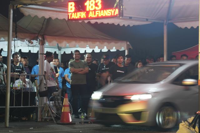 20250601_133118_resize_76 Gubernur Sumatera Utara (Sumut) Bobby Nasution menghadiri acara Night Race North Sumatera Governor's Cup 2025, di lokasi bekas Bandara Polonia Medan, Sabtu malam (31/05/2025). Foto/Diskominfo Sumut