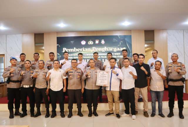 IMG-20250604-WA0025 Kapolres Padangsidimpuan terima penghargaan dari LPA.