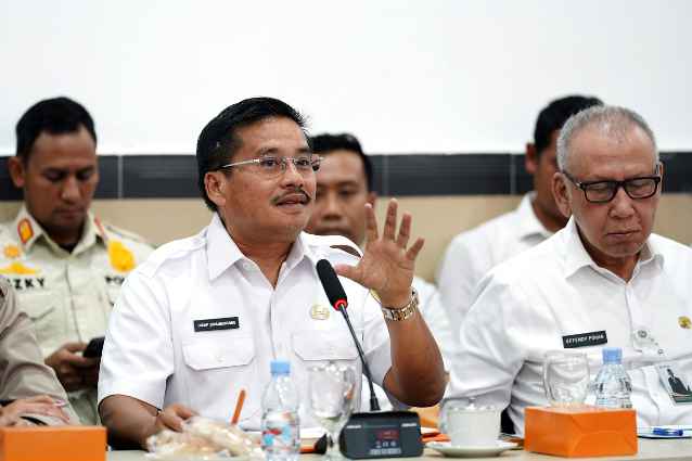 Sekretaris Daerah Provinsi (Sekdaprov) Sumatera Utara (Sumut) Togap Simangunsong pada rapat persiapan revalidasi di Kantor Bappelitbang Sumut, Jalan Pangeran Diponegoro, Medan, Rabu (16/7/2025).