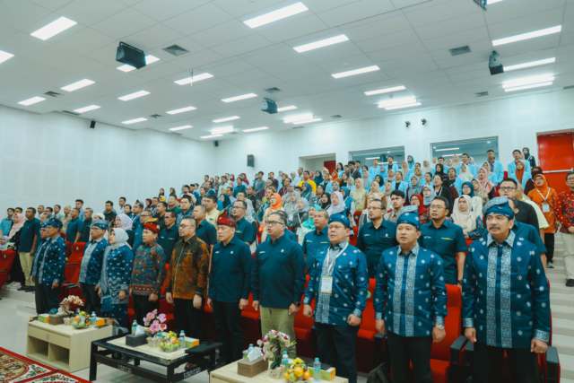 IMG-20250830-WA0086 SEMINAR-The 2nd International Conference on Agirculture, Food and Enviromental Science (ICAFES) tahun 2025 yang terdiri dari 60 dekan Fakultas Pertanian seluruh Indonesia, dosen, peneliti dan mahasiswa pertanian di Universitas Riau, Pekanbaru, Sabtu hari ini (30/08/2025). Foto/medandaily.com/ist