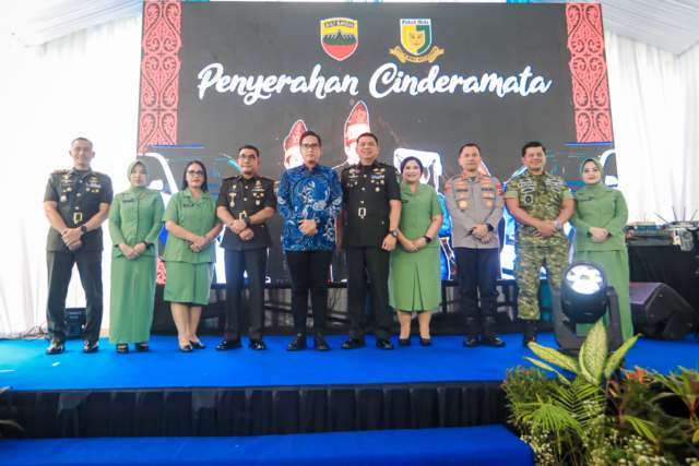 IMG-20251024-WA0082 Wali Kota Medan Rico Tri Putra Bayu Waas menghadiri acara lepas sambut Komandan Denpom I/5 Medan yang berlangsung di Madenpom I/Medan, jalan Suprapto, Jumat (24/10/2025)