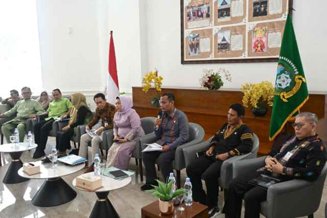 Screenshot_2026-01-30-15-50-36-11_99c04817c0de5652397fc8b56c3b3817 Sekretaris Dinas Kesehatan Sumut Hamid Rijal Lubis pada konferensi pers yang digelar Dinas Komunikasi dan Informatika Sumut di Lobby Dekranasda Kantor Gubernur Sumut, Kamis (29/1/2026).