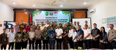 Pengadilan Negeri (PN) Mandailing Natal (Madina), PN Madina mengundang Komisi Yudisial (KY) dan Komisi Pemberantasan Korupsi (KPK) sebagai pemateri dalam sosialisasi penguatan integritas dan transparansi dalam pelaksanaan tugas peradilan Pengadilan Negeri Mandailing Natal, Kamis, (4/6/2026).