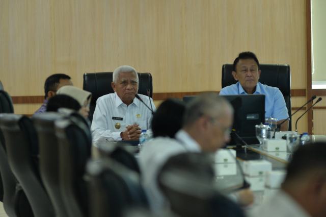 Wakil Gubernur Sumatera Utara (Sumut) Surya mengikuti Rapat Koordinasi Kedeputian I Kantor Staff Presiden RI dengan Pemerintah Provinsi Sumut dan Forkopimda terkait data dan tren kasus Tindak Pidana Perdagangan Orang (TPPO) di Ruang Rapat I Lantai 2 Kantor Gubernur Sumut Jalan Diponegoro Kota Medan. Rabu (9/9/2026). Foto/Diskominfo Sumut 