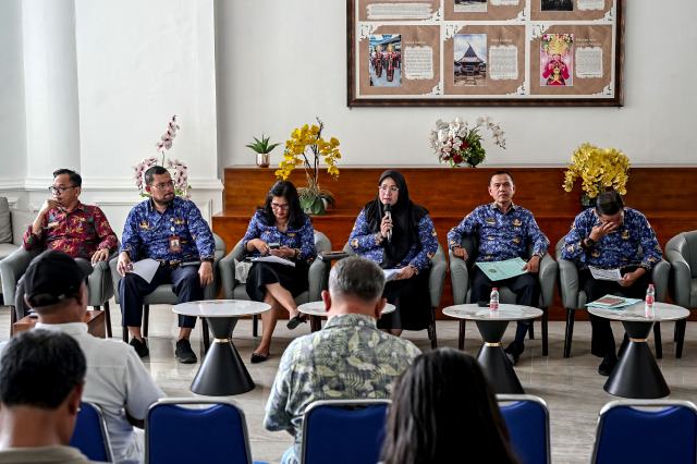 Dinas Kelautan dan Perikanan (DKP) Provinsi Sumatera Utara (Sumut) menyampaikan pemaparan pada temu pers yang digelar Dinas Komunikasi dan Informatika (Kominfo) Sumut di Lobby Dekranasda Sumut, Kantor Gubernur Sumut, Medan, Jalan Pangeran Diponegoro Nomor 30 Medan, Kamis (17/9/2026). Foto/Diskominfo Sumut