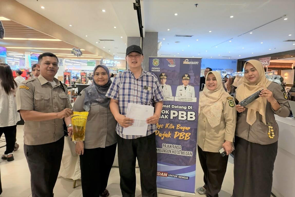 Warga semakin antusias bayar pajak yang berlokasi di pusat perbelanjaan. (Bapenda Medan Dok)