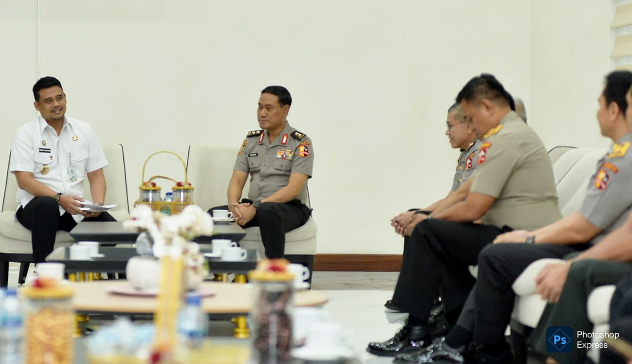Bobby Nasution menerima kunjungan Peserta Didik Sespimti Polri Dikreg Ke-36 TA.2026 dalam rangka Praktik Kerja Dalam Negeri (PKDN) di Lobby Kantor Gubernur Sumut. (Kominfo Sumut Dok)
