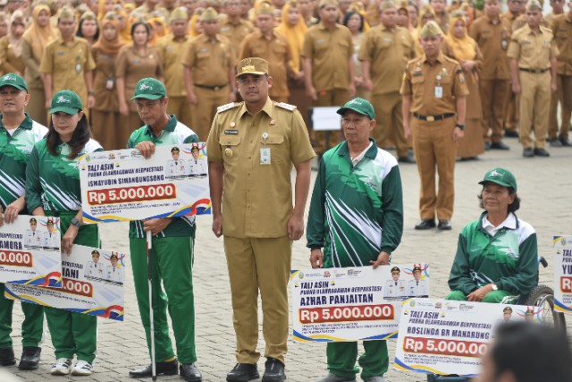 Gubernur Sumatera Utara Bobby Nasution menjadi pembina upacara Hari Olahraga Nasional (Haornas) ke-43 Tahun 2026 di Lapangan Apel Kantor Gubernur Sumut, Jalan Diponegoro, Medan, Senin (14/9/2026).